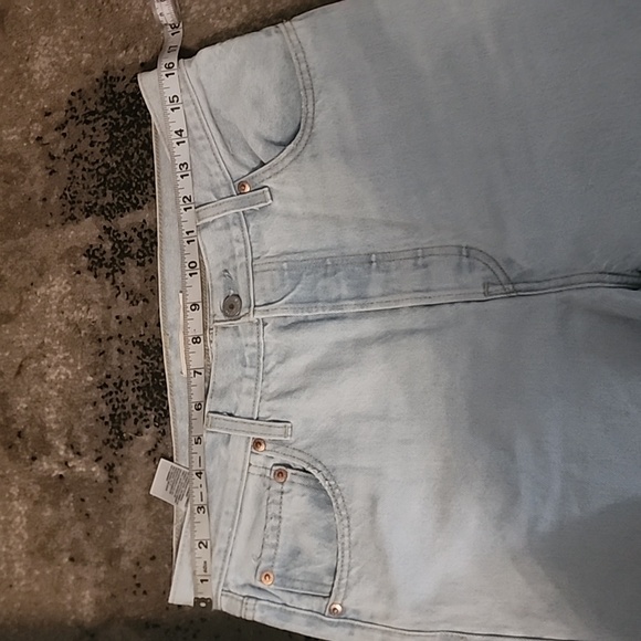 BNWOT Levi's distressed button fly jeans - Picture 7 of 9